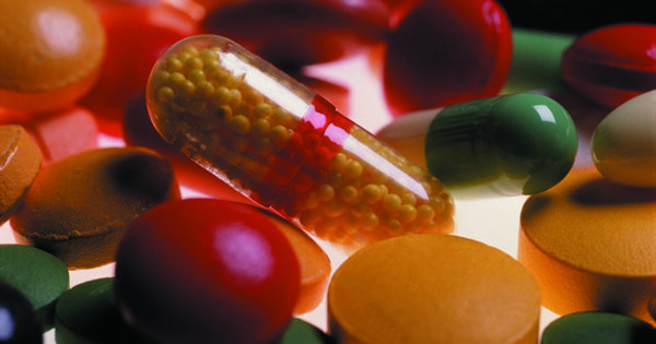 Image result for PODÁVÁNÍ ANTIBIOTIK ZVÍŘATŮM