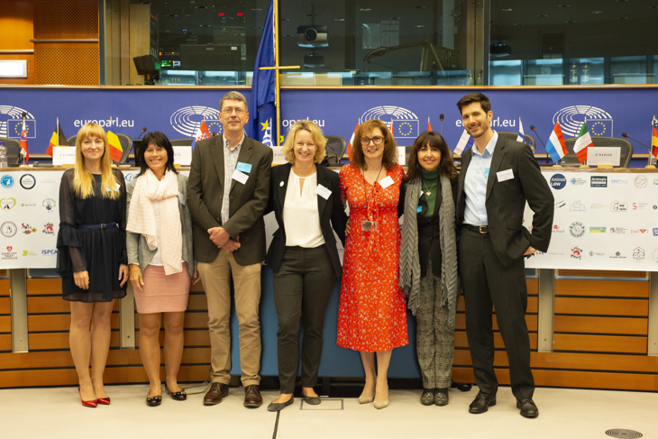 67802 © Compassion In World Farming